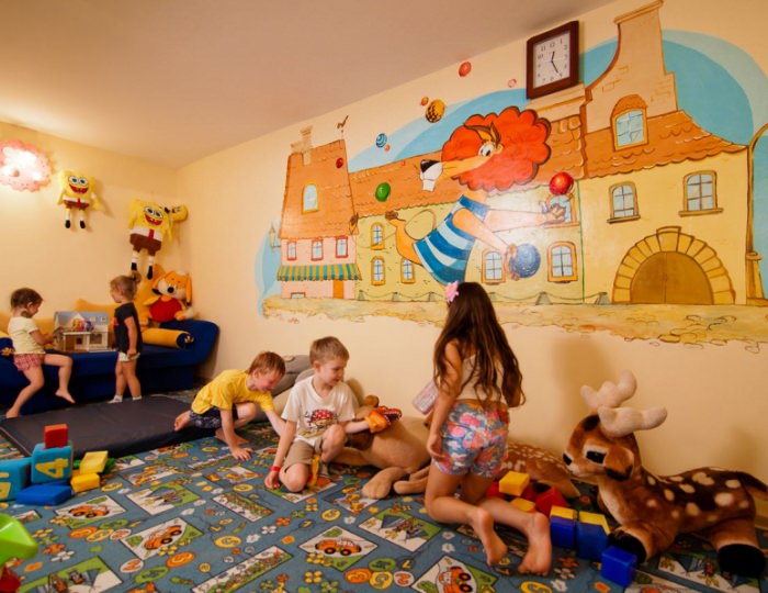 Детский клуб «ВикиЧики» - Отель Alean Family Riviera / Алеан Фэмили Ривьера